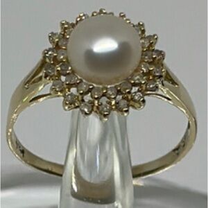 14k Diamonds real solid gold real diamonds and pearl